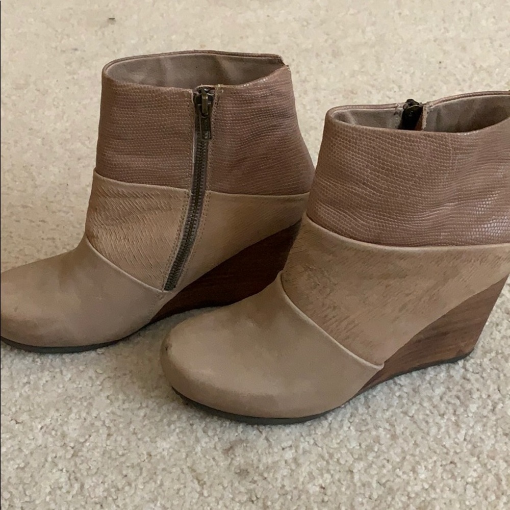 Boutique platform booties. Boutique unique. 8